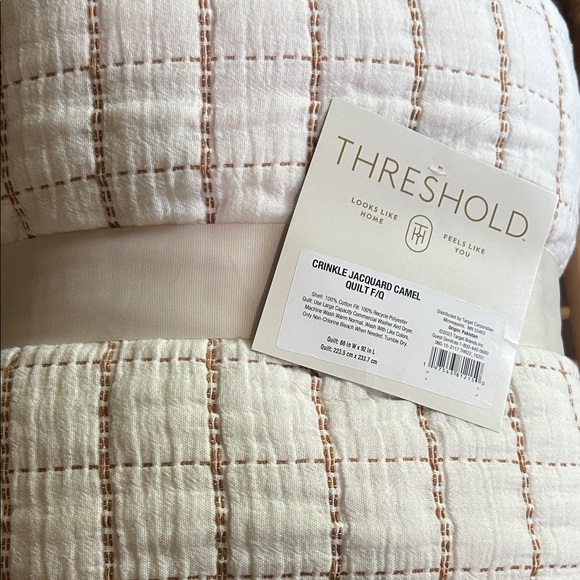 Threshold F/QYarnDyed Crinkle Grid Reversible Quilt in Cream and Camel